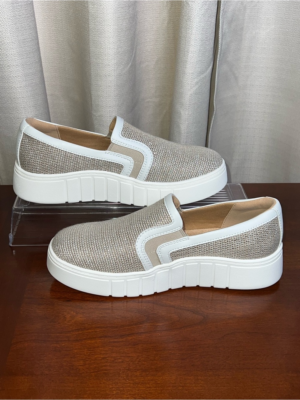 NWOB CLARKS Mykah Shine Metallic Slip-On Sneakers - Picture 4 of 14